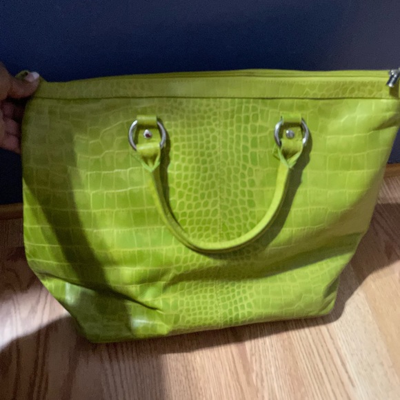 AUSLINI CANADIAN GREEN LEATHER SHOULDER BAG - Picture 6 of 7